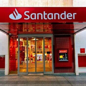 Santander oferece cerca de 15 mil bolsas de estudo: confira os detalhes aqui